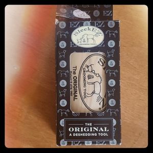 Sleekez grooming tool